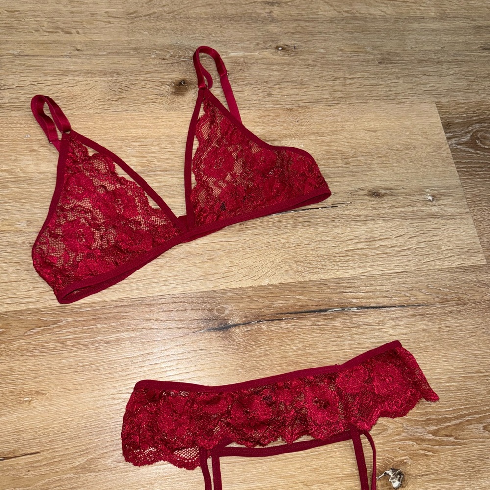 Elegant Lace Bralette and Garter Set - Red (Size Small)